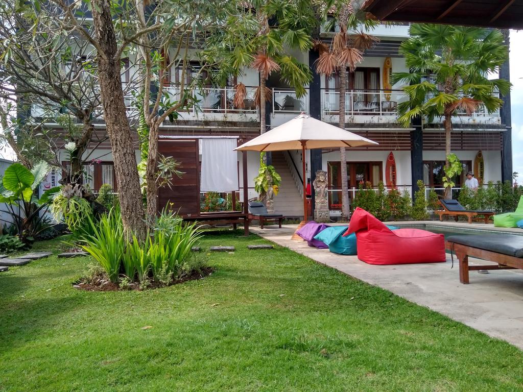 Hotel Premier Surf Camp Canggu Exterior foto