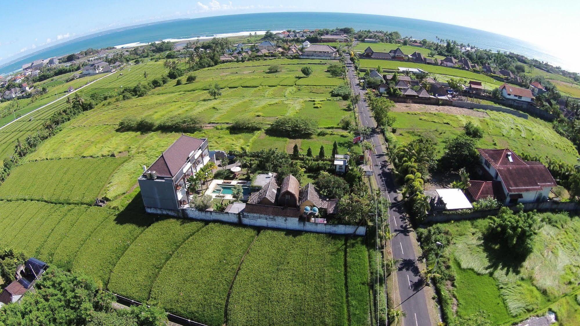 Hotel Premier Surf Camp Canggu Exterior foto