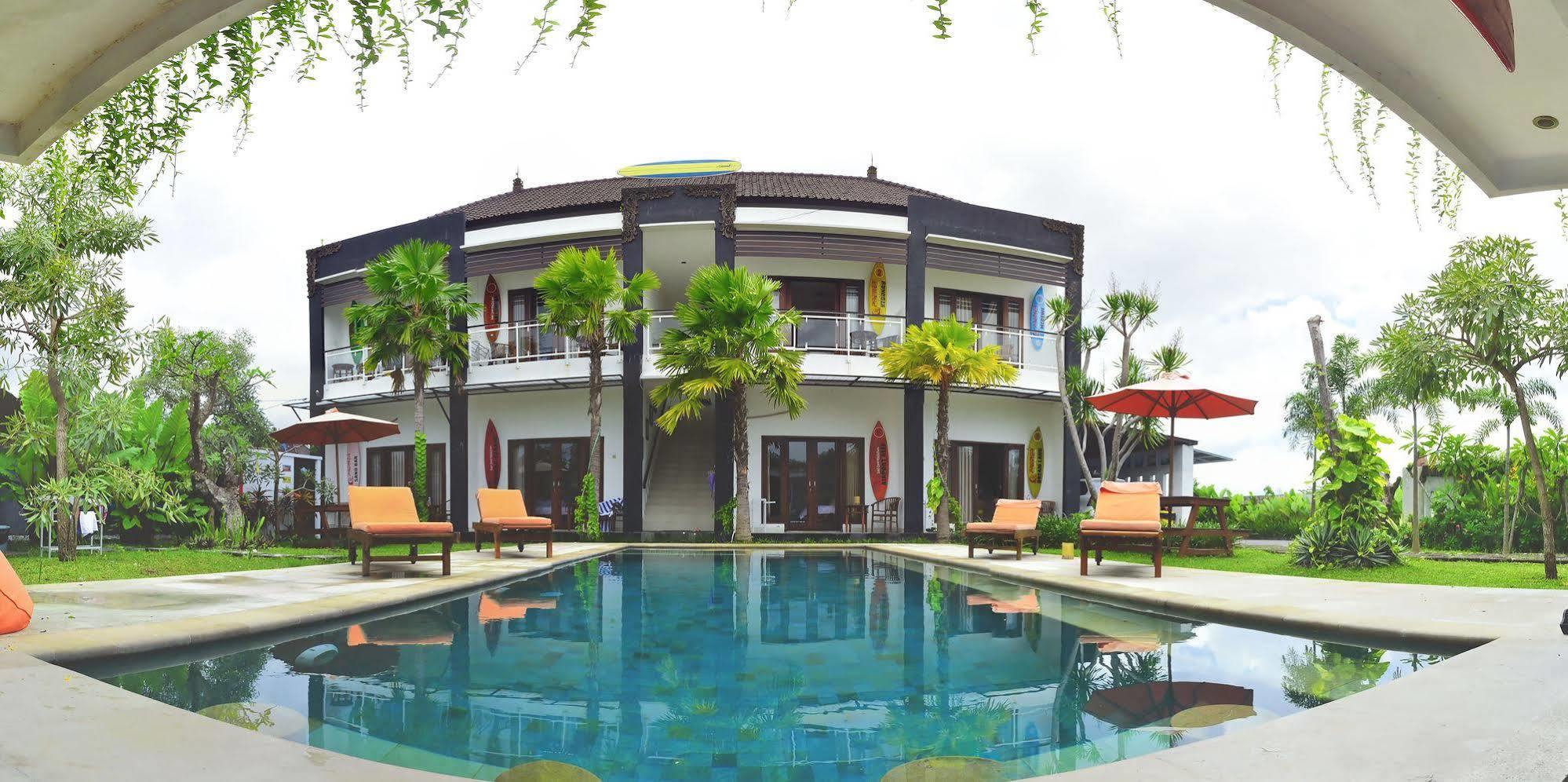 Hotel Premier Surf Camp Canggu Exterior foto